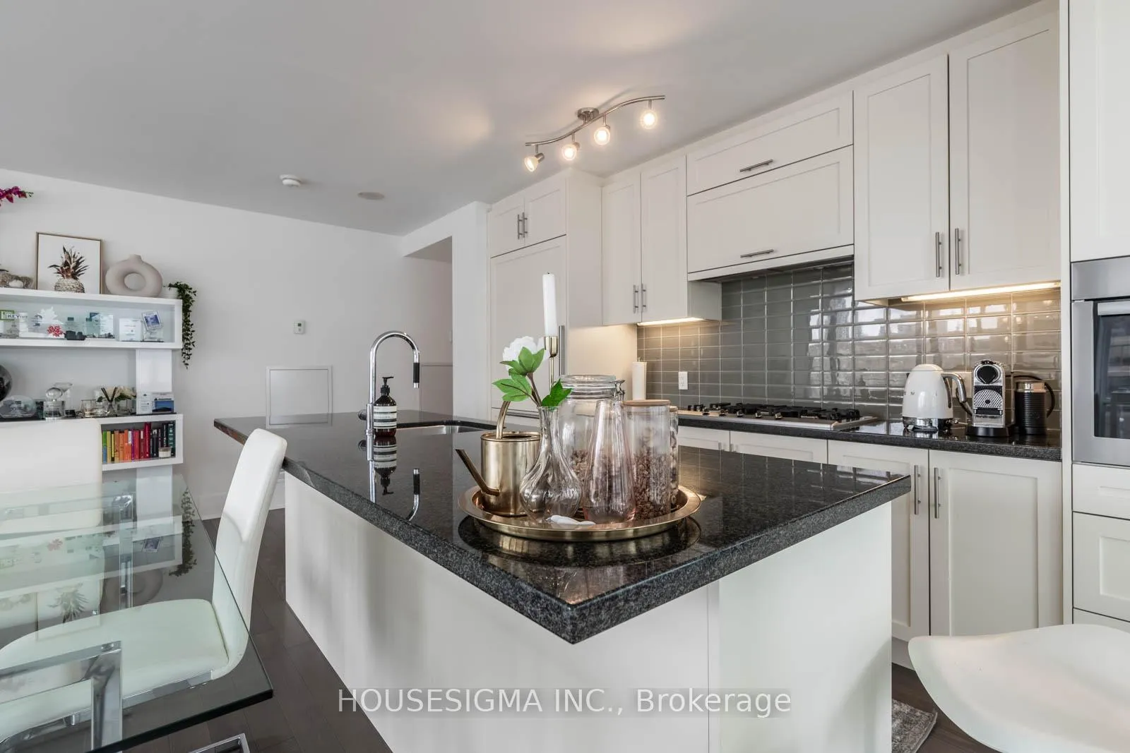 Photo 5 of Unit 423, 29 Queens Quay E, Toronto, Waterfront Communities — HOMEH