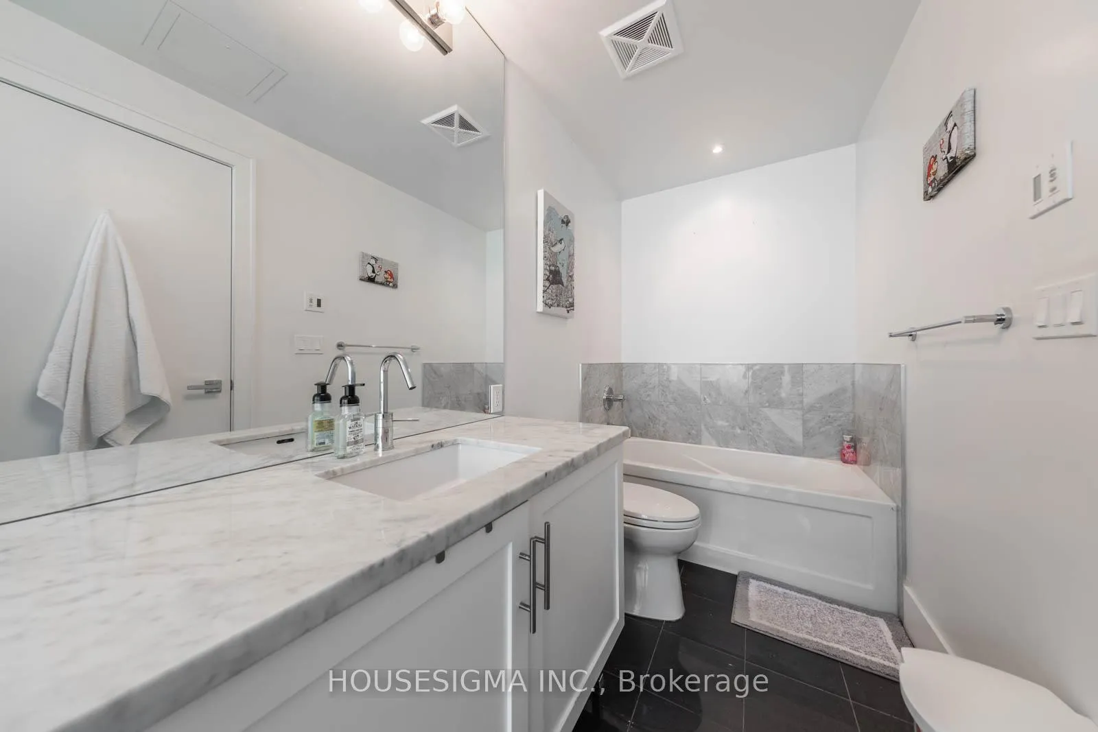 Photo 11 of Unit 423, 29 Queens Quay E, Toronto, Waterfront Communities — HOMEH
