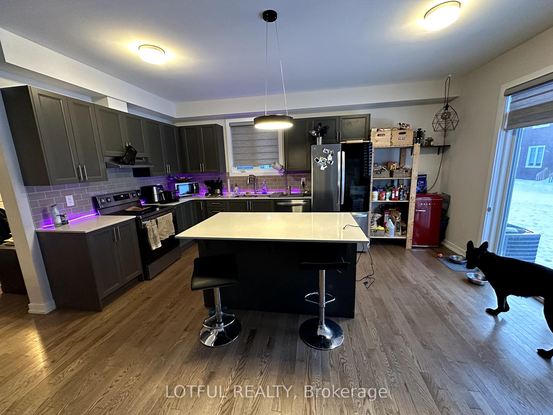 Photo 3 of 108 Hackamore Crescent, Ottawa, Goulbourn Twp From Franktown Rd/South To Rideau — HOMEH