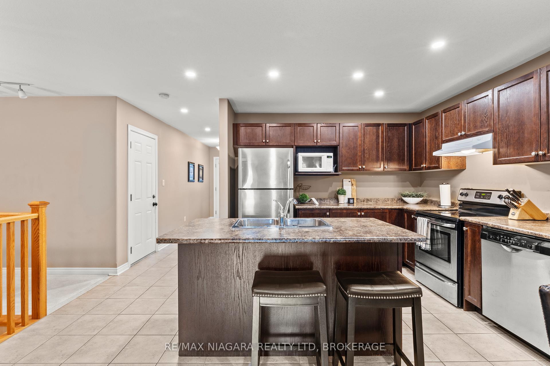 Photo 9 of 55 Haig Street, St. Catharines, Haig — HOMEH