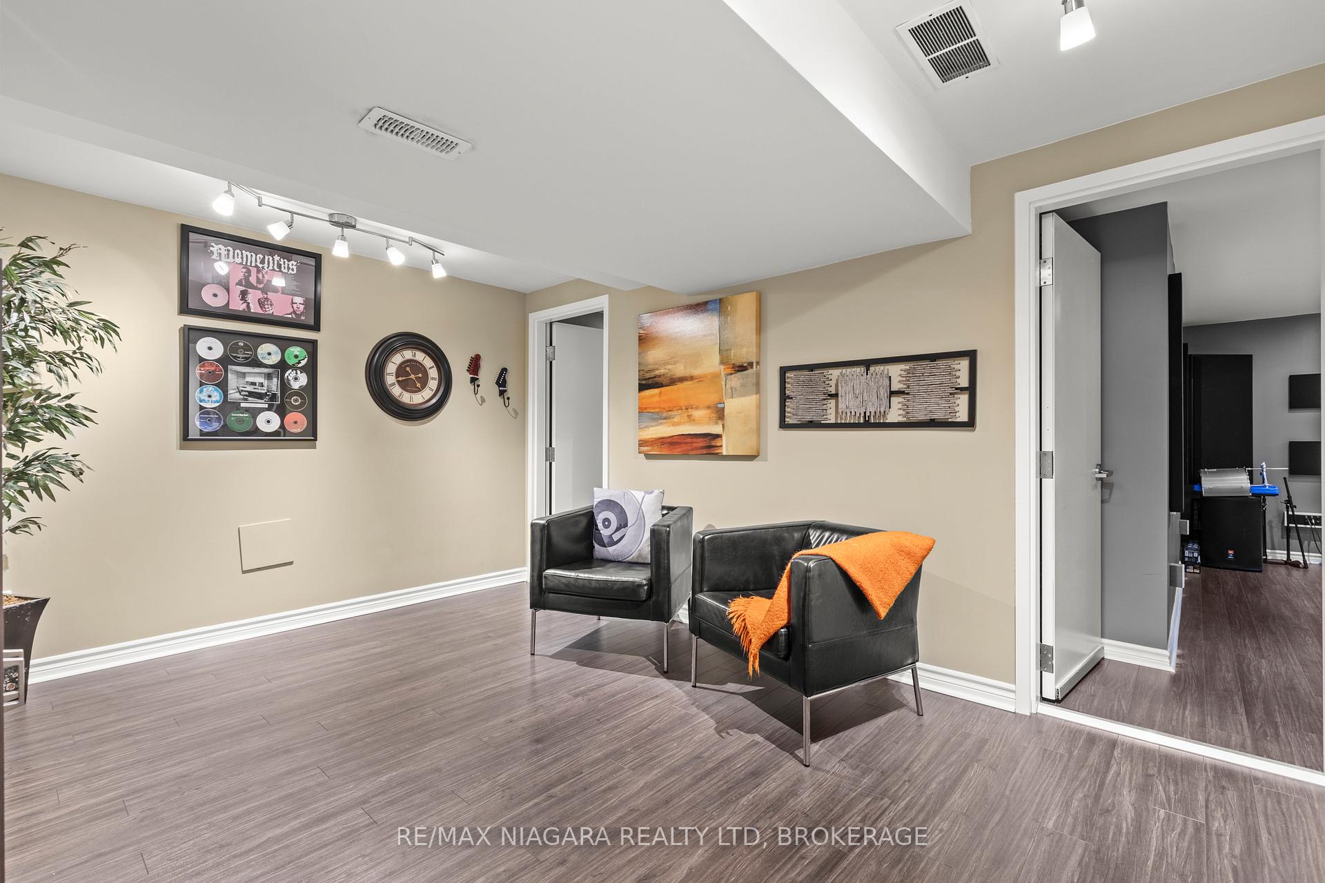 Photo 18 of 55 Haig Street, St. Catharines, Haig — HOMEH
