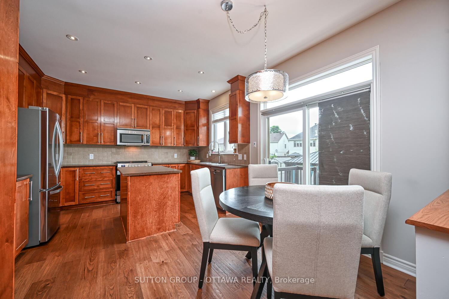Photo 11 of 329 West Ridge Drive, Ottawa, Stittsville (South) — HOMEH