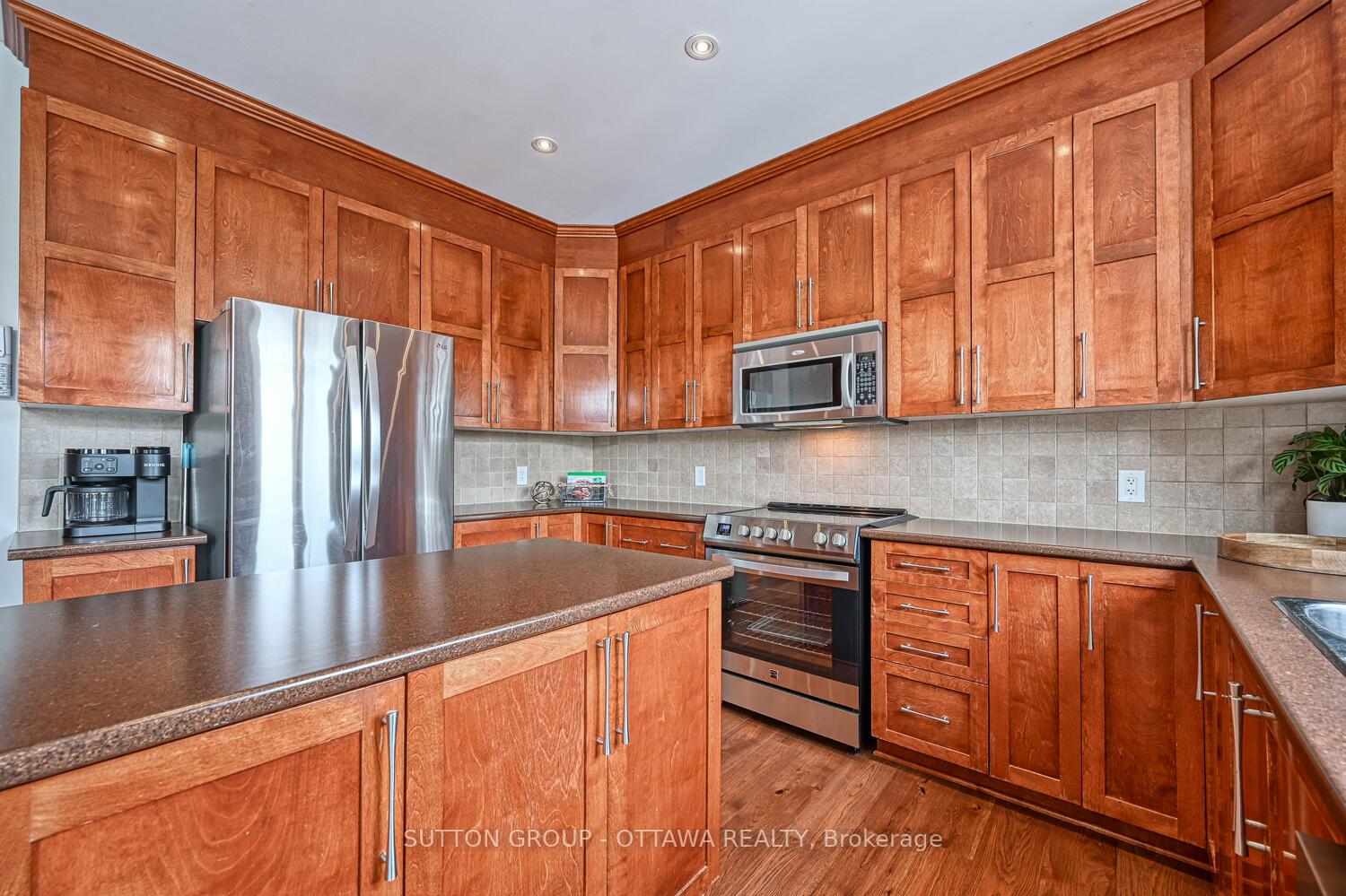 Photo 13 of 329 West Ridge Drive, Ottawa, Stittsville (South) — HOMEH