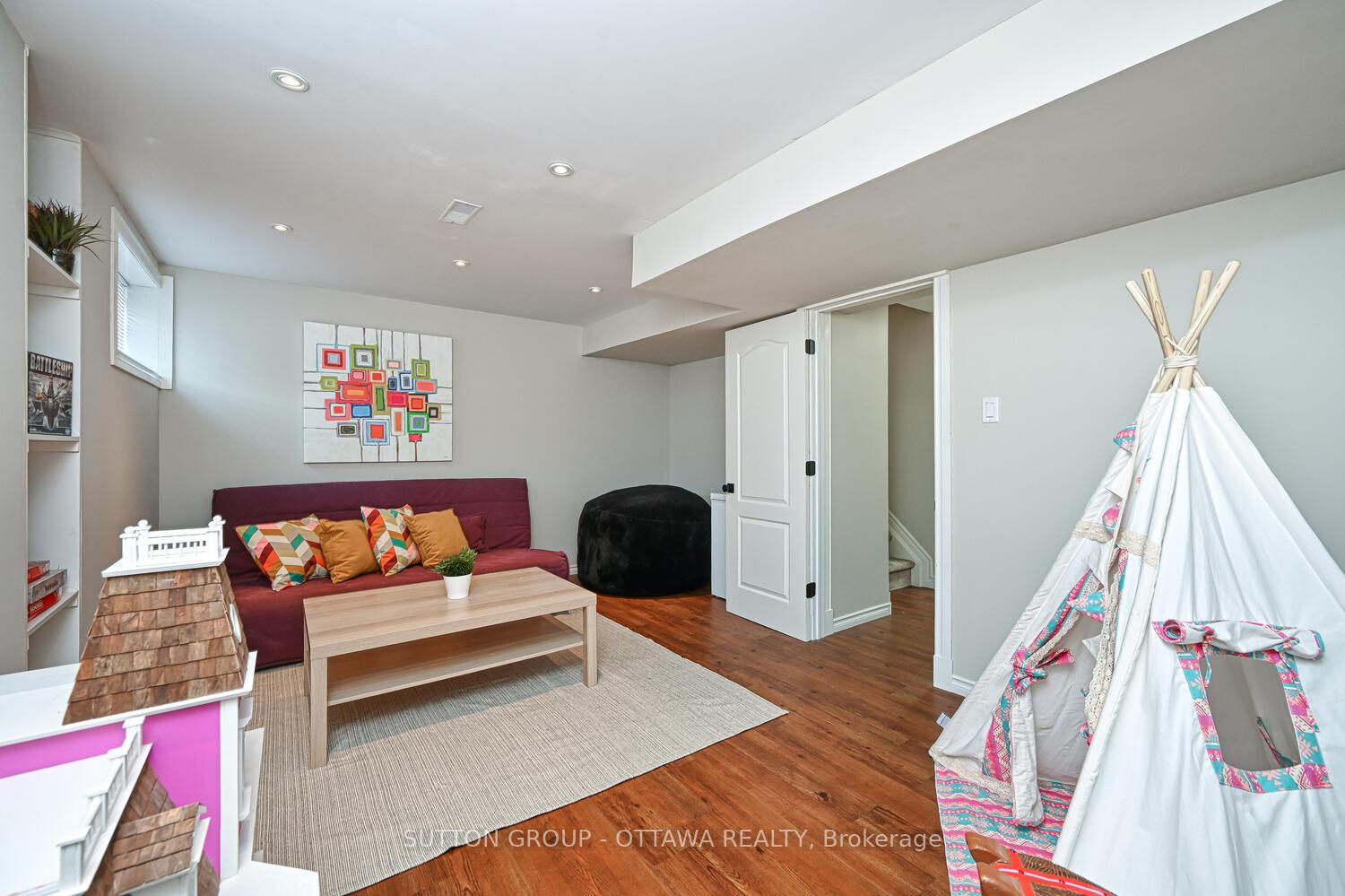 Photo 26 of 329 West Ridge Drive, Ottawa, Stittsville (South) — HOMEH