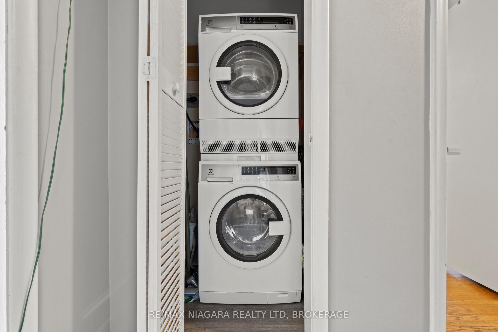 Photo 14 of 18 Chalmers Street, St. Catharines, Facer — HOMEH