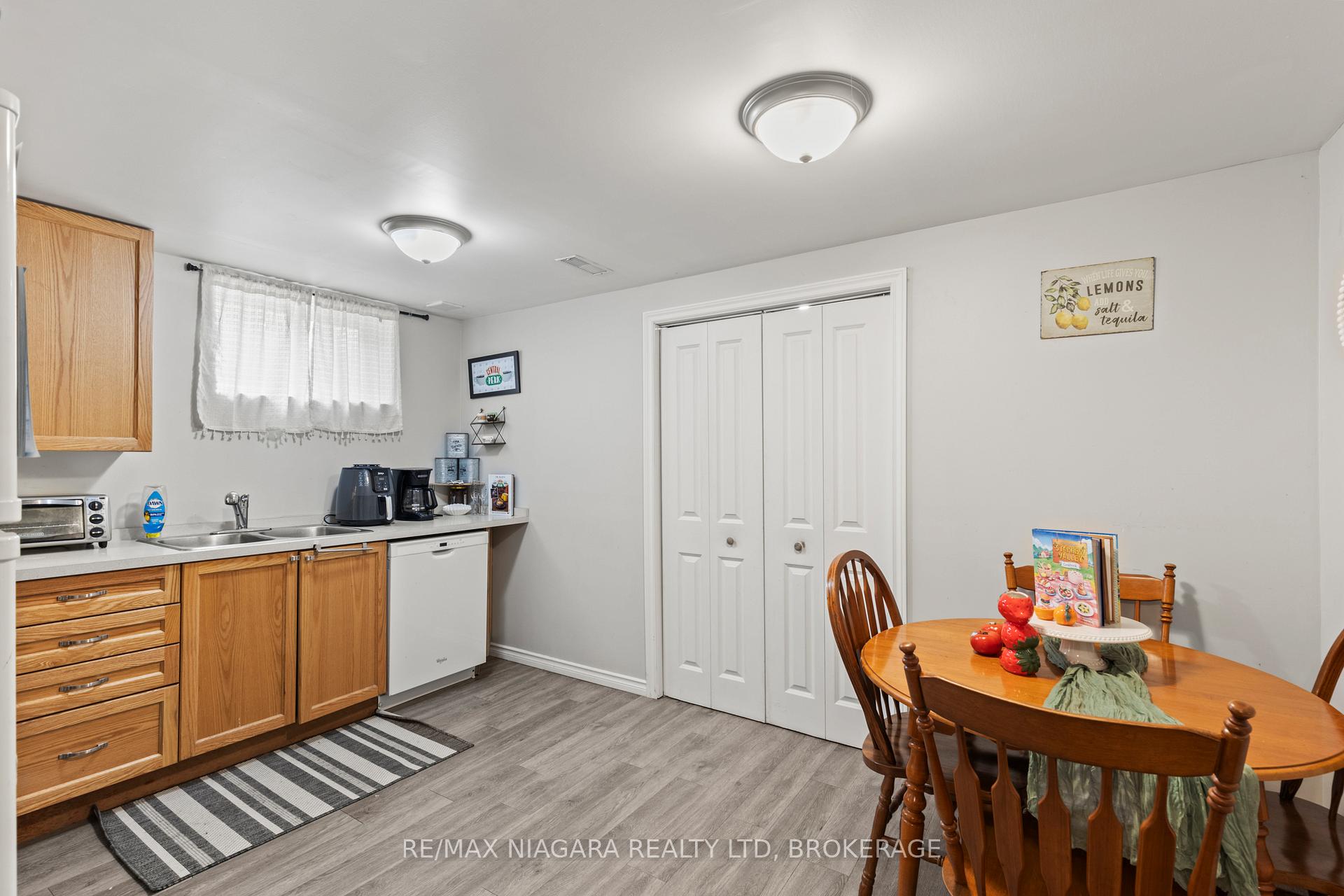 Photo 17 of 18 Chalmers Street, St. Catharines, Facer — HOMEH