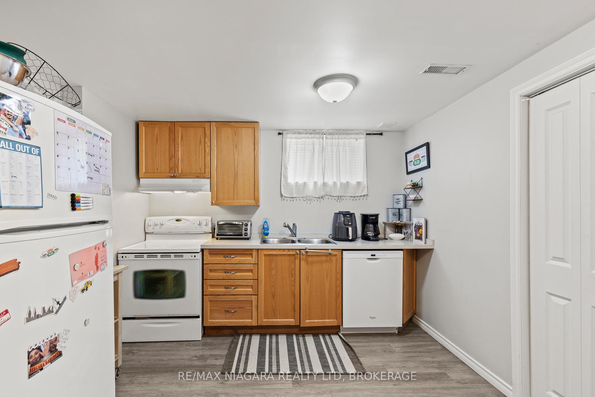 Photo 18 of 18 Chalmers Street, St. Catharines, Facer — HOMEH
