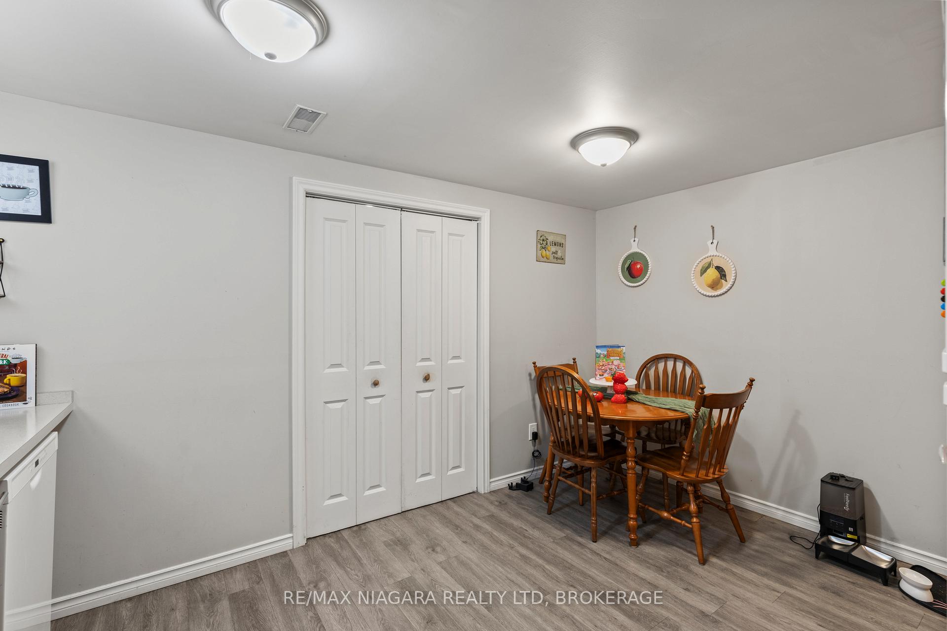 Photo 19 of 18 Chalmers Street, St. Catharines, Facer — HOMEH