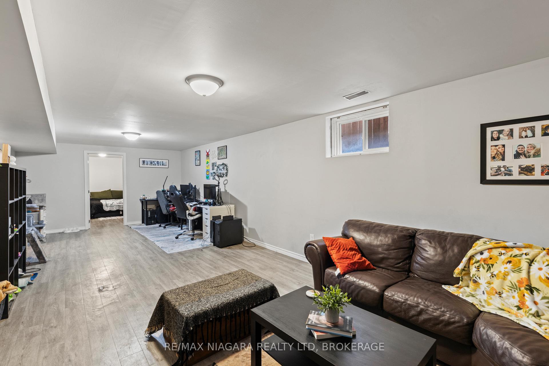 Photo 21 of 18 Chalmers Street, St. Catharines, Facer — HOMEH