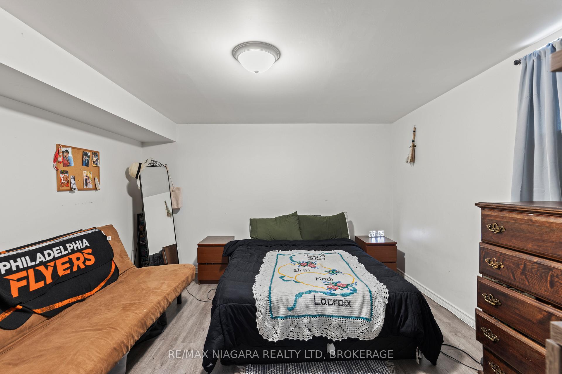 Photo 24 of 18 Chalmers Street, St. Catharines, Facer — HOMEH
