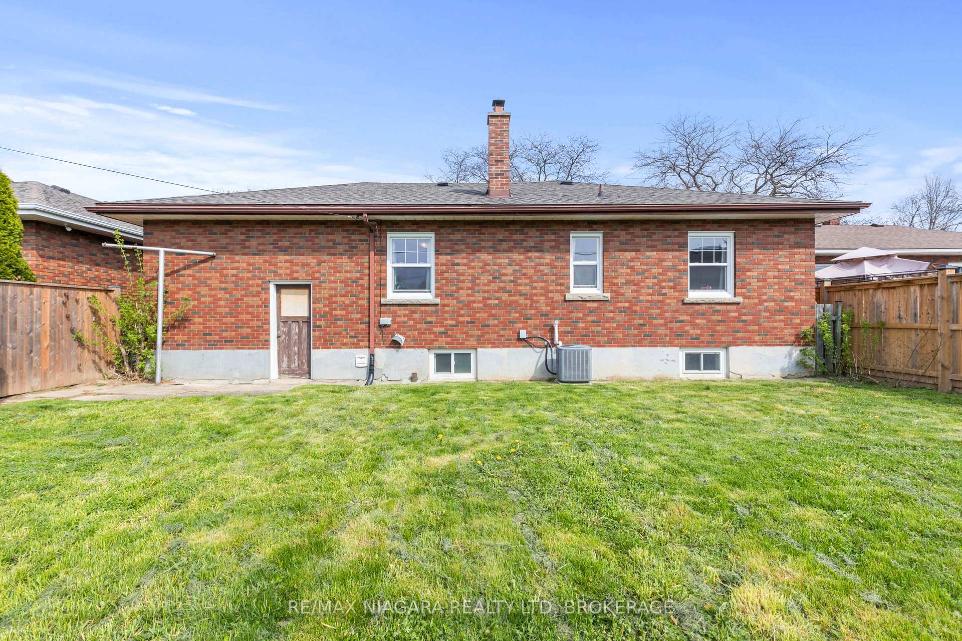 Photo 27 of 18 Chalmers Street, St. Catharines, Facer — HOMEH