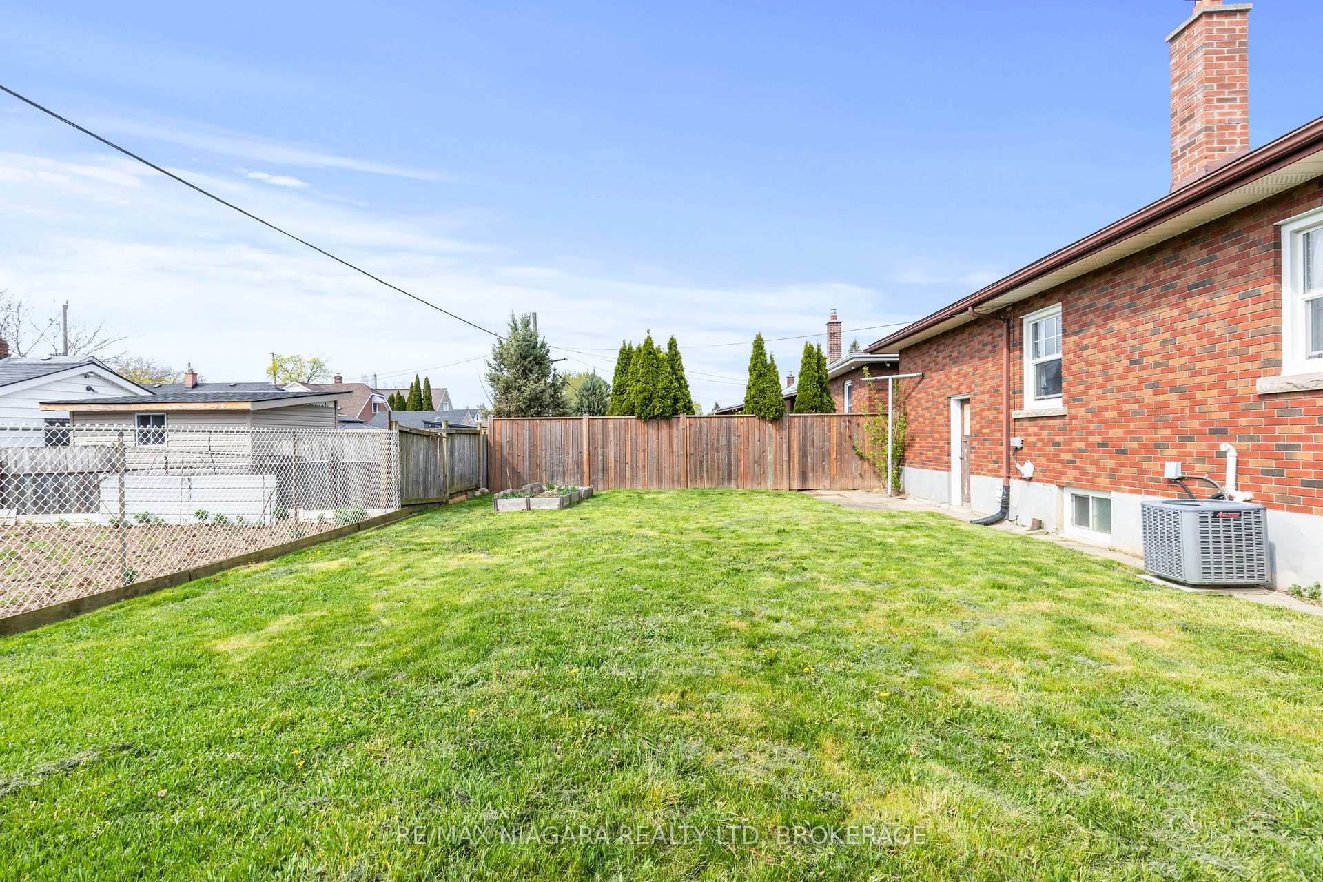 Photo 29 of 18 Chalmers Street, St. Catharines, Facer — HOMEH