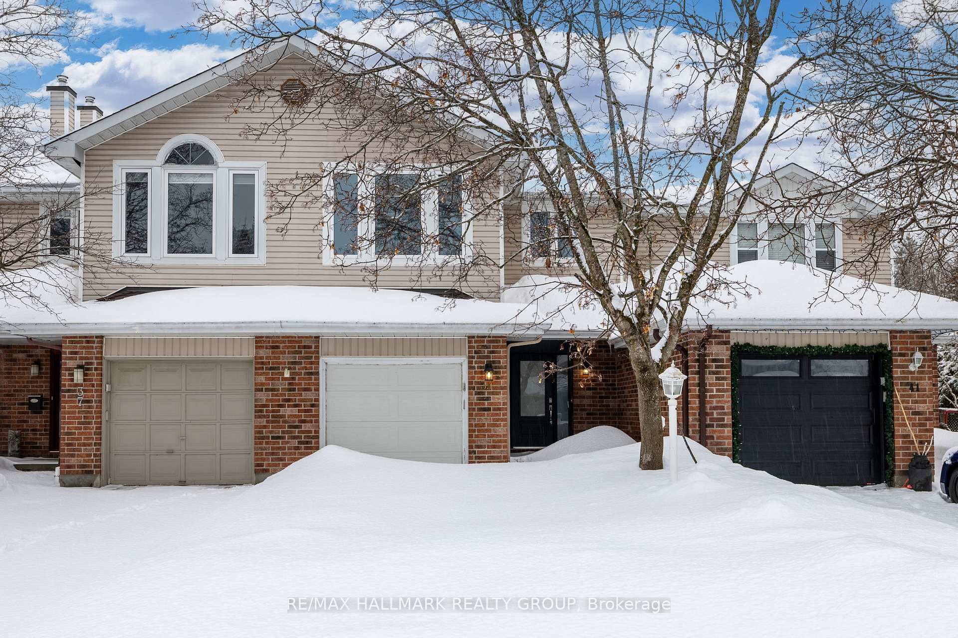 Photo 1 of 39 Whalings Circle, Ottawa, Stittsville (Central) — HOMEH