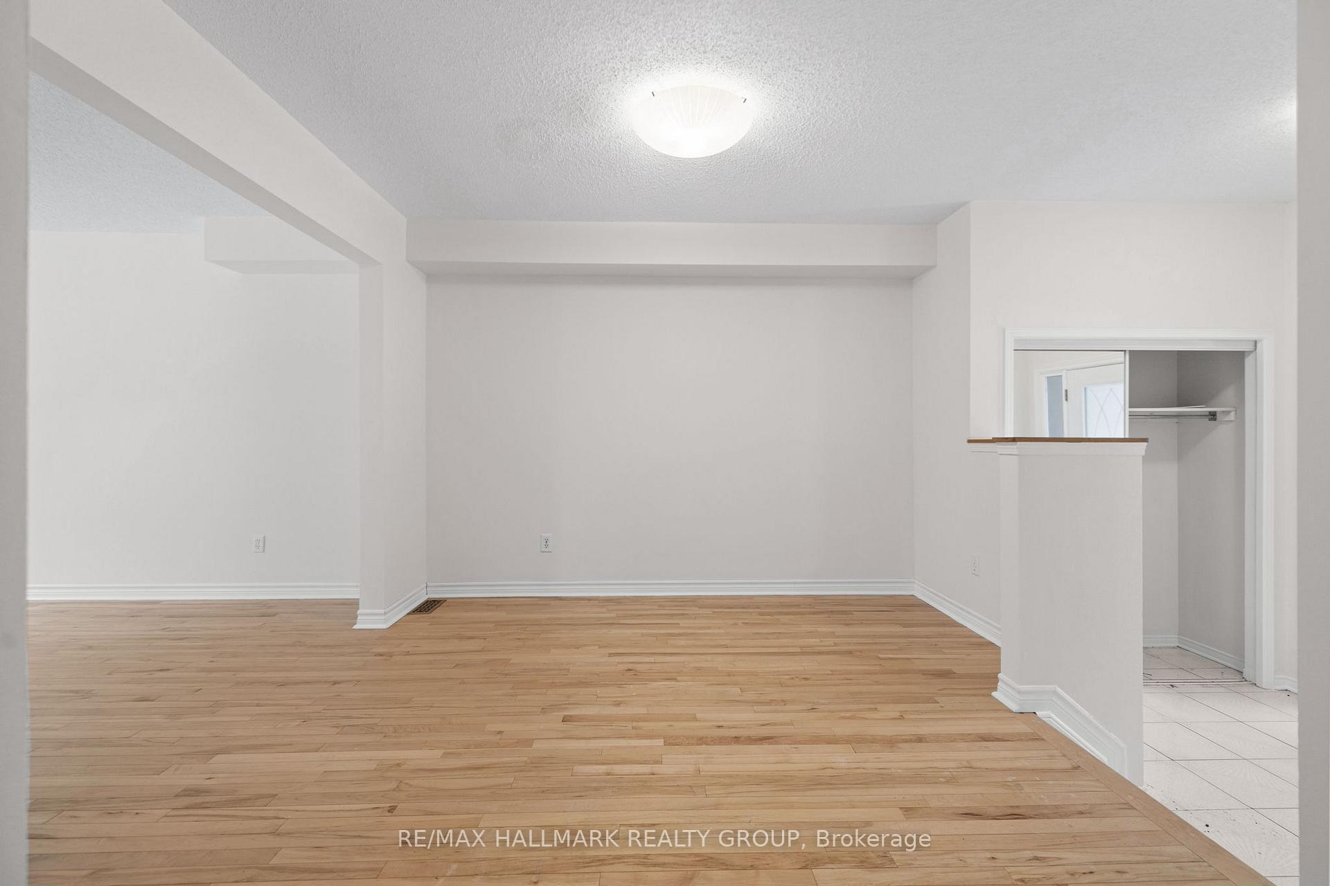 Photo 6 of 39 Whalings Circle, Ottawa, Stittsville (Central) — HOMEH