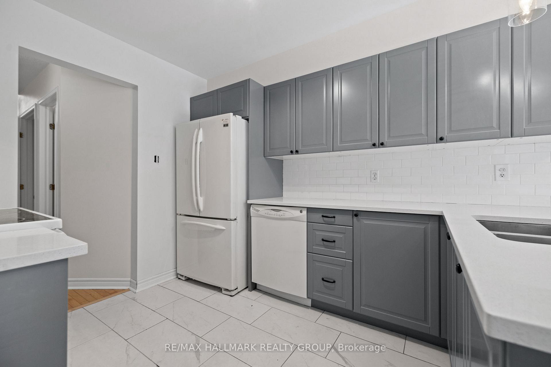 Photo 16 of 39 Whalings Circle, Ottawa, Stittsville (Central) — HOMEH