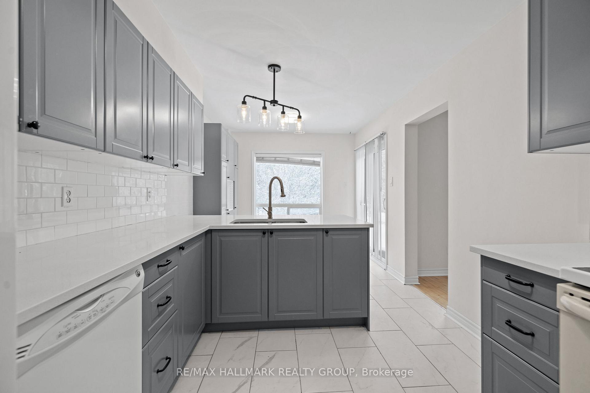 Photo 19 of 39 Whalings Circle, Ottawa, Stittsville (Central) — HOMEH