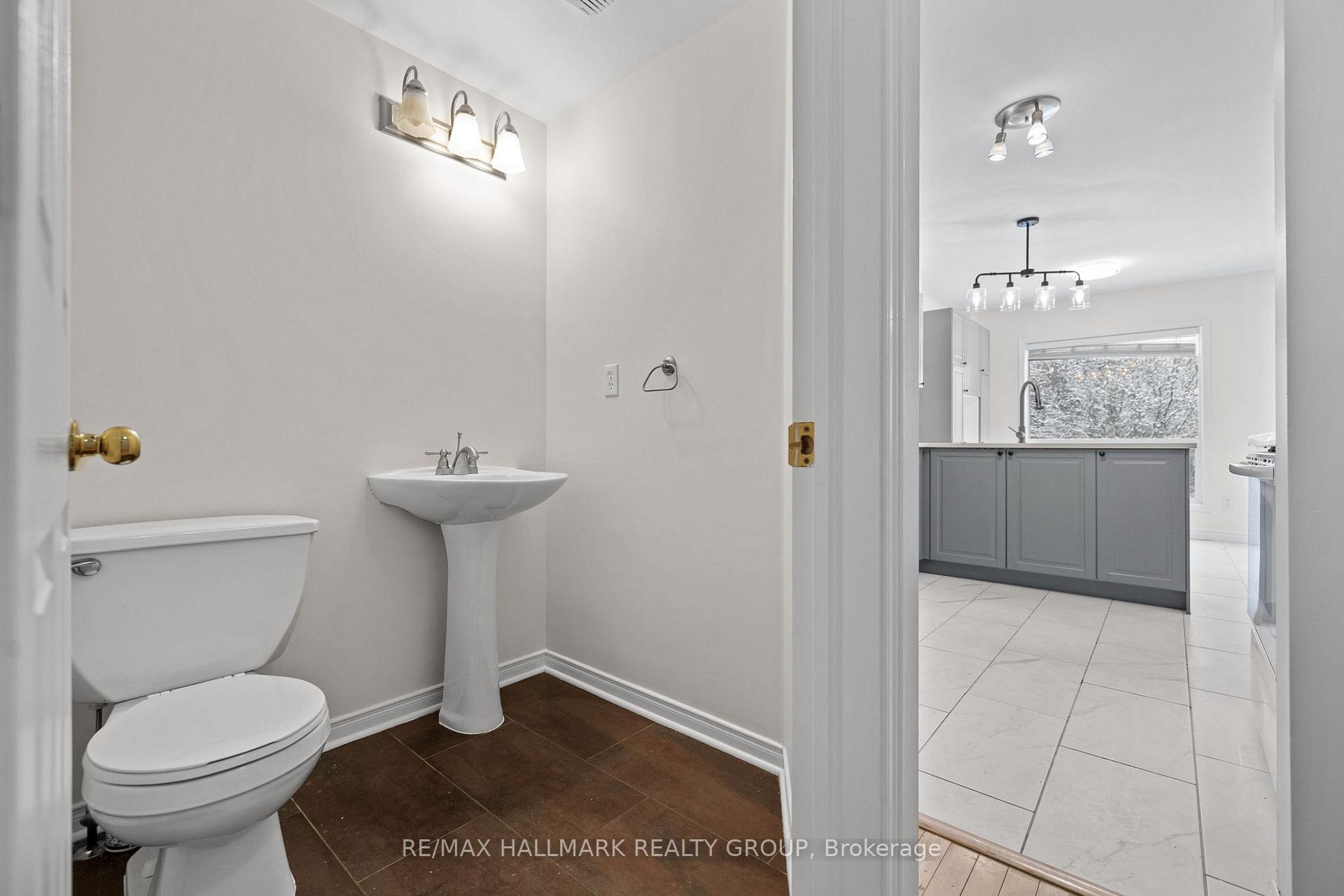 Photo 20 of 39 Whalings Circle, Ottawa, Stittsville (Central) — HOMEH