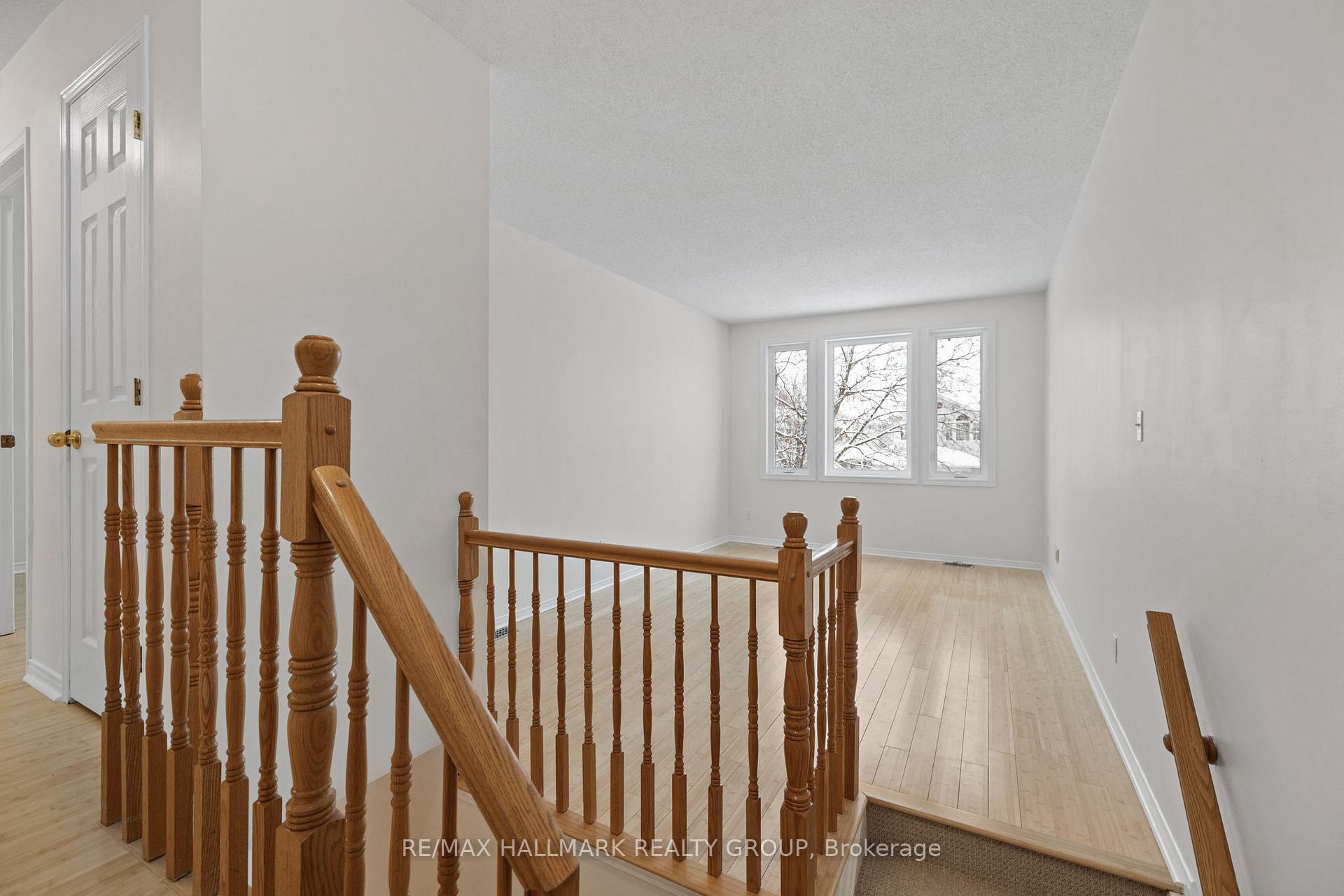 Photo 26 of 39 Whalings Circle, Ottawa, Stittsville (Central) — HOMEH