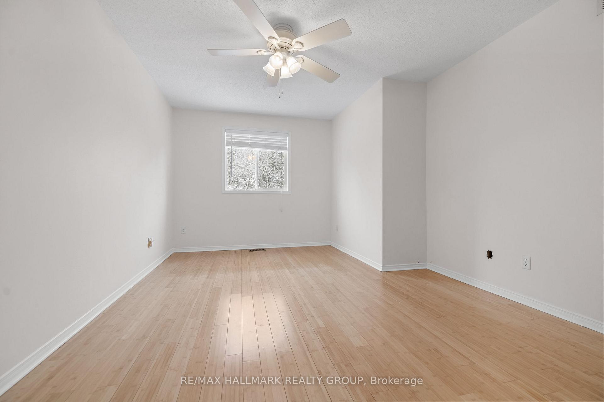 Photo 35 of 39 Whalings Circle, Ottawa, Stittsville (Central) — HOMEH