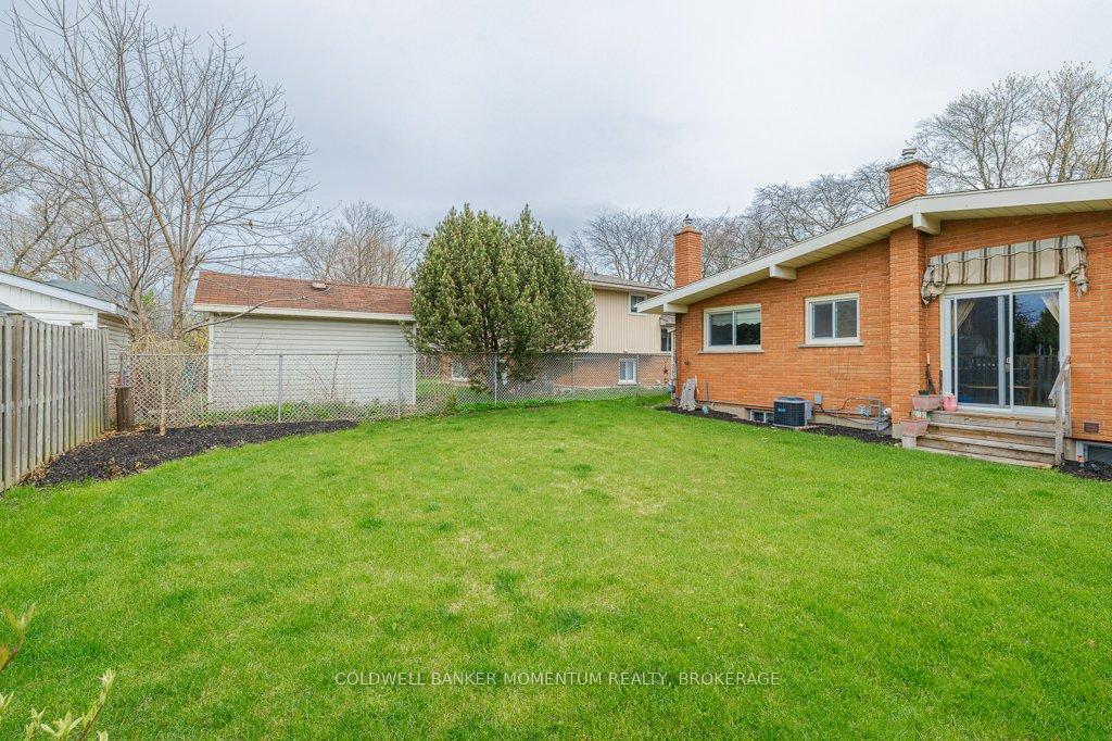Photo 10 of 40 Black Knight Road, St. Catharines, Lakeport — HOMEH