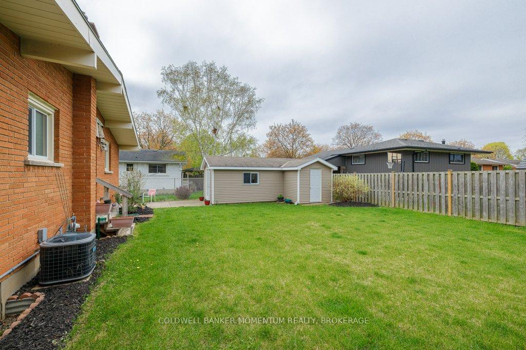 Photo 11 of 40 Black Knight Road, St. Catharines, Lakeport — HOMEH