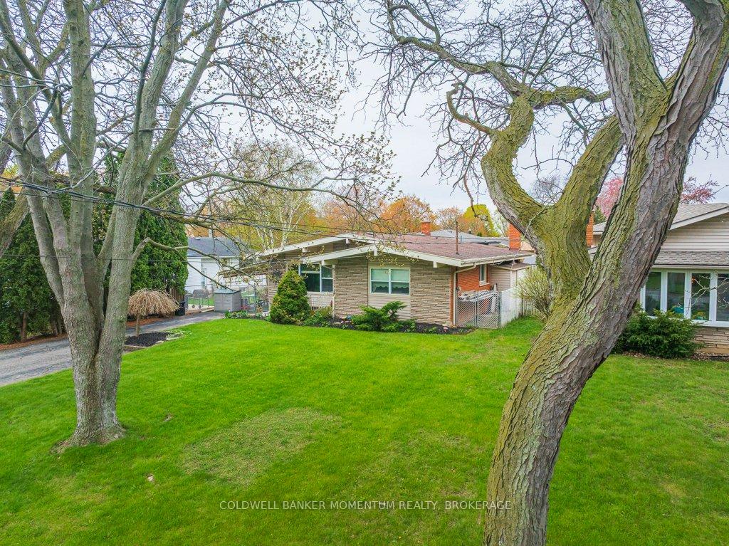 Photo 13 of 40 Black Knight Road, St. Catharines, Lakeport — HOMEH