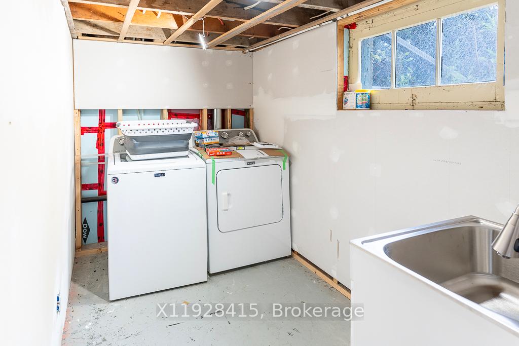 Photo 14 of 314 Wellington Street, St. Thomas — HOMEH