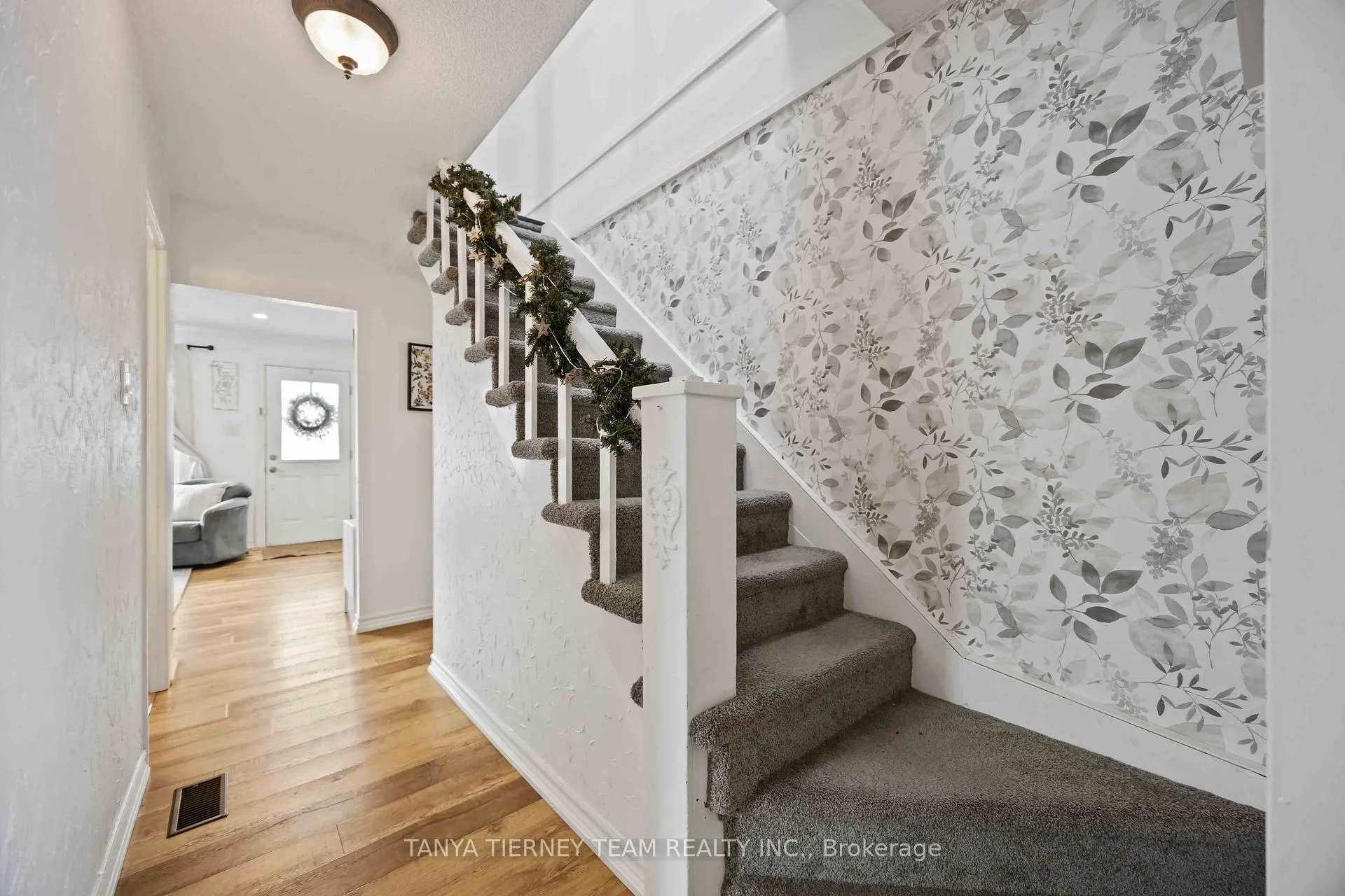 Photo 29 of 52 Glynn Road, Ajax, Central — HOMEH