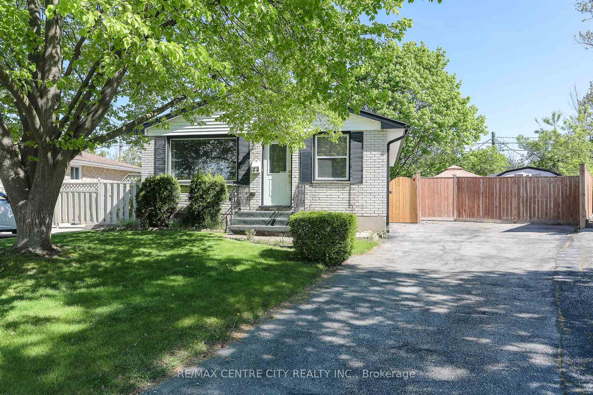 Photo 1 of 44 Sparta Street, St. Thomas — HOMEH