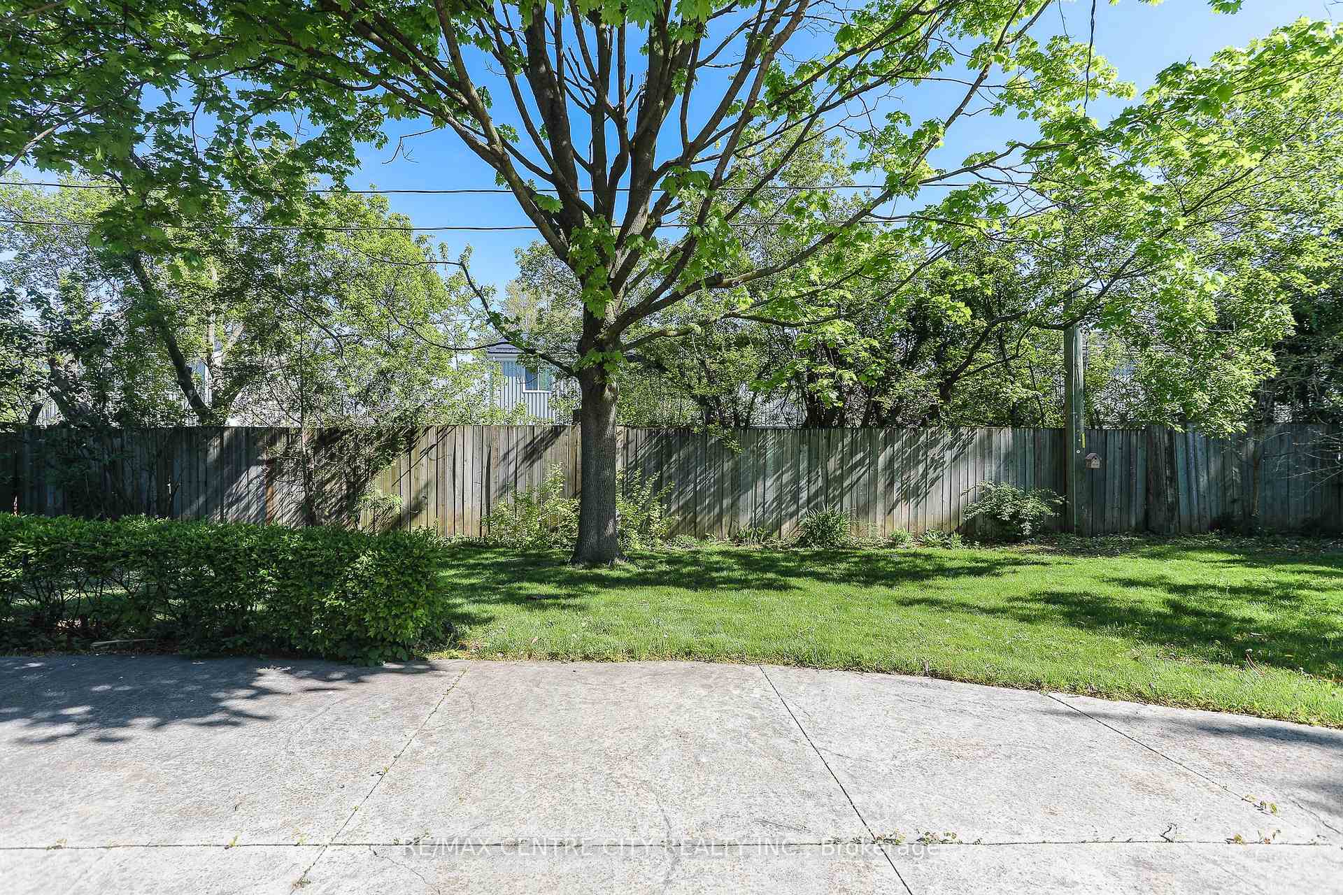 Photo 6 of 44 Sparta Street, St. Thomas — HOMEH