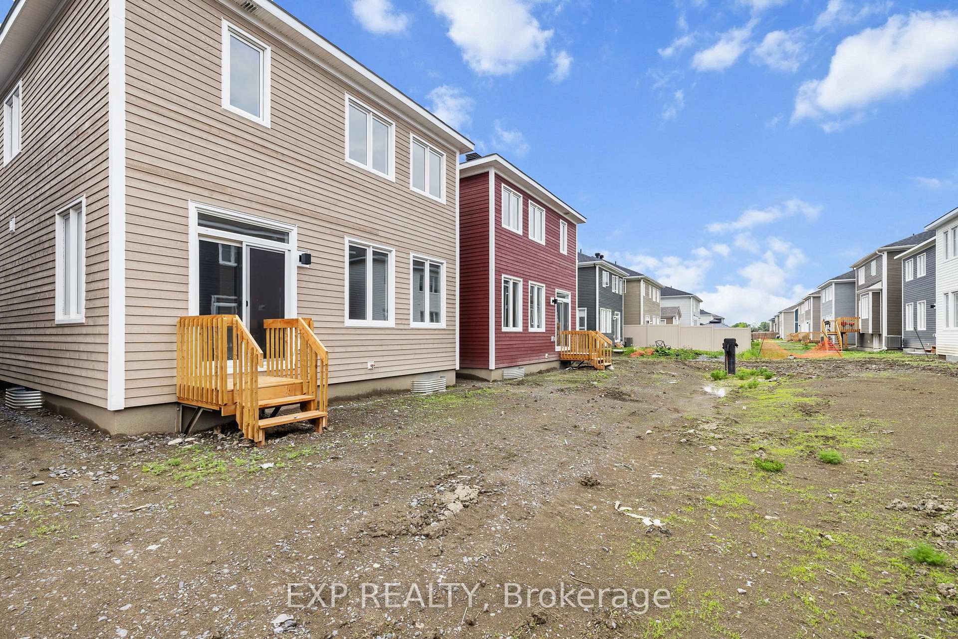 Photo 18 of 66 Hackamore Crescent, Ottawa, Goulbourn Twp From Franktown Rd/South To Rideau — HOMEH