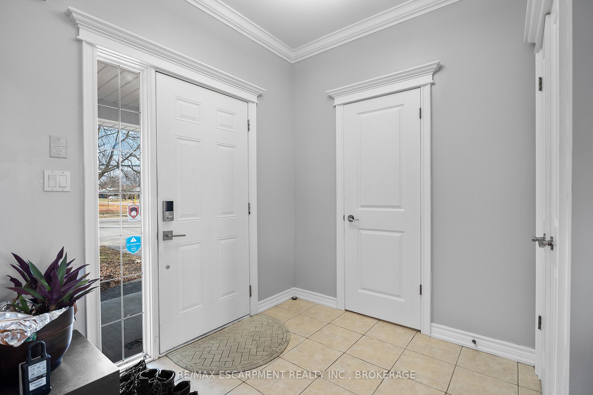 Photo 5 of 413 Niagara Street, St. Catharines, Carlton/Bunting — HOMEH