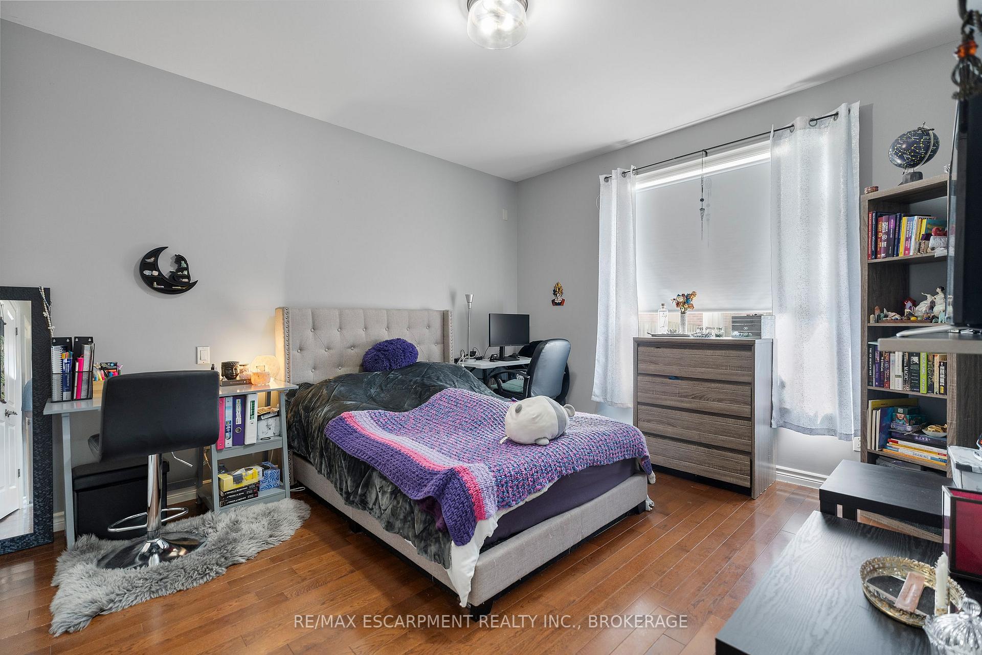 Photo 15 of 413 Niagara Street, St. Catharines, Carlton/Bunting — HOMEH