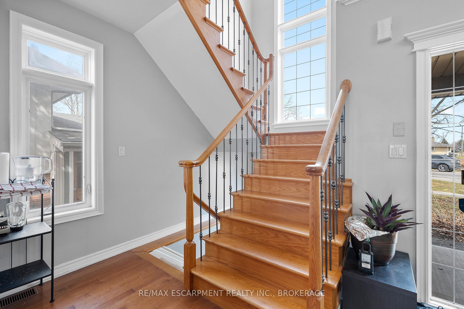 Photo 17 of 413 Niagara Street, St. Catharines, Carlton/Bunting — HOMEH