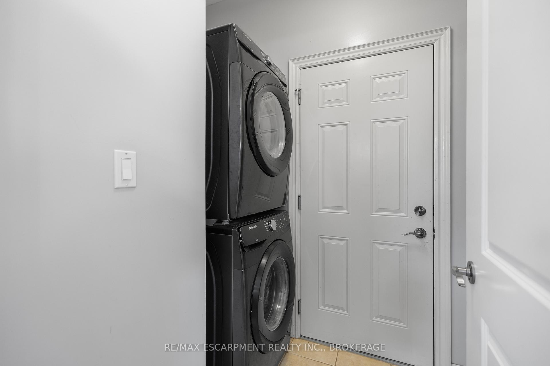 Photo 23 of 413 Niagara Street, St. Catharines, Carlton/Bunting — HOMEH