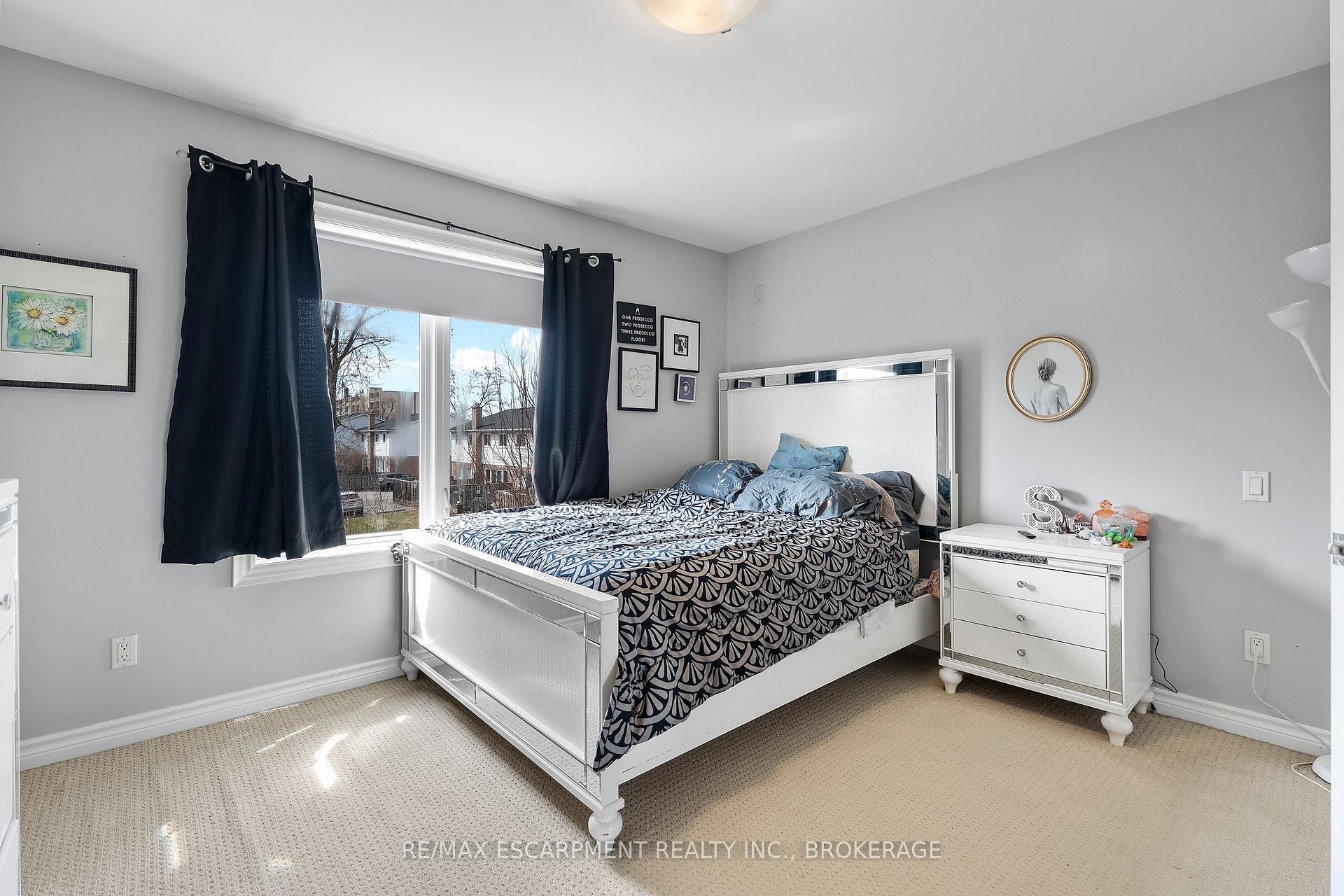 Photo 25 of 413 Niagara Street, St. Catharines, Carlton/Bunting — HOMEH