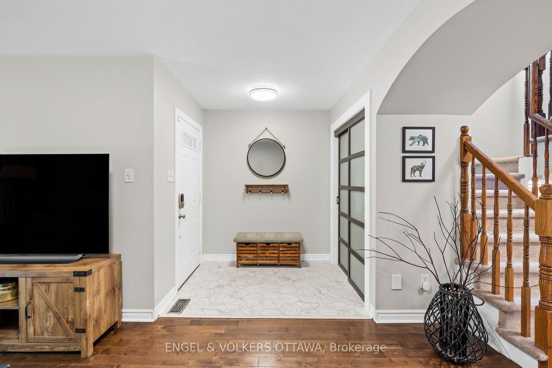 Photo 6 of 416 Vendevale Avenue, Ottawa, Stittsville (North) — HOMEH