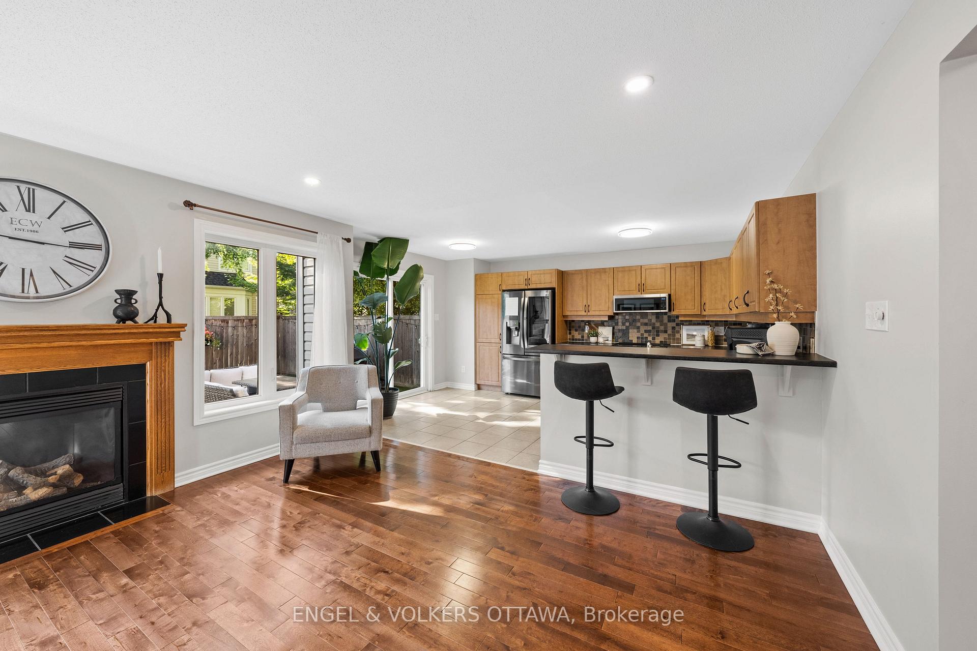 Photo 11 of 416 Vendevale Avenue, Ottawa, Stittsville (North) — HOMEH