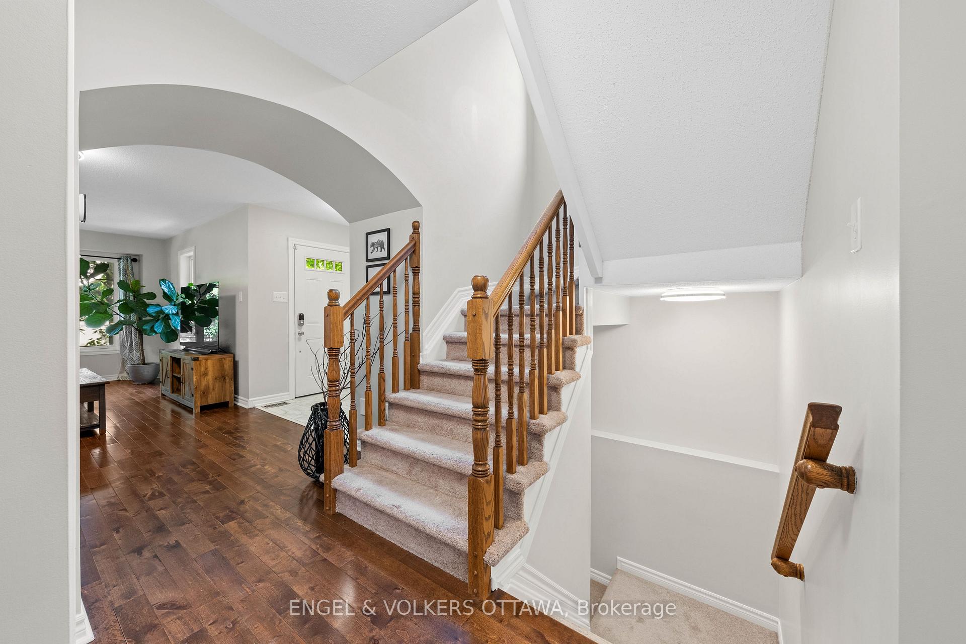 Photo 17 of 416 Vendevale Avenue, Ottawa, Stittsville (North) — HOMEH