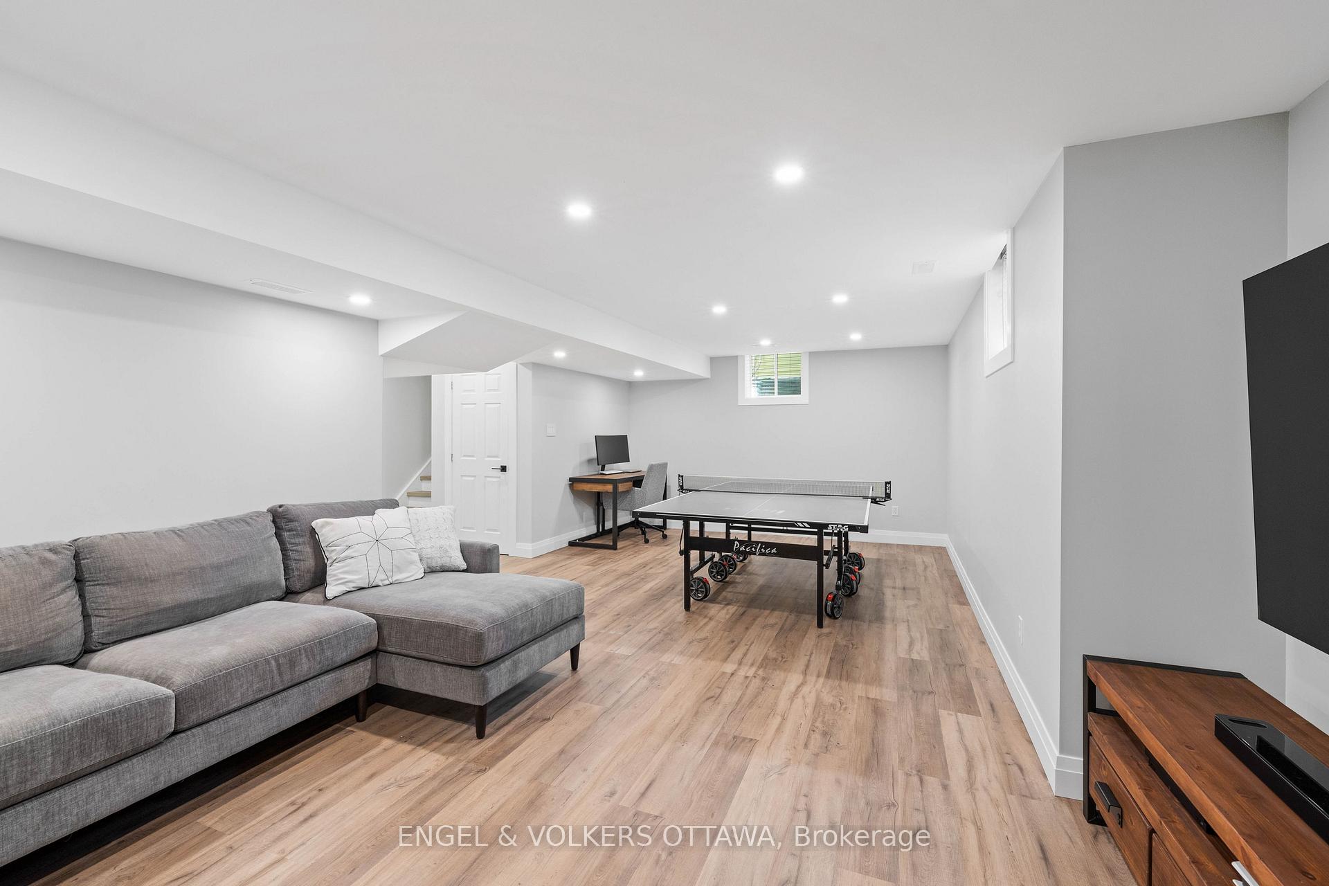 Photo 33 of 416 Vendevale Avenue, Ottawa, Stittsville (North) — HOMEH