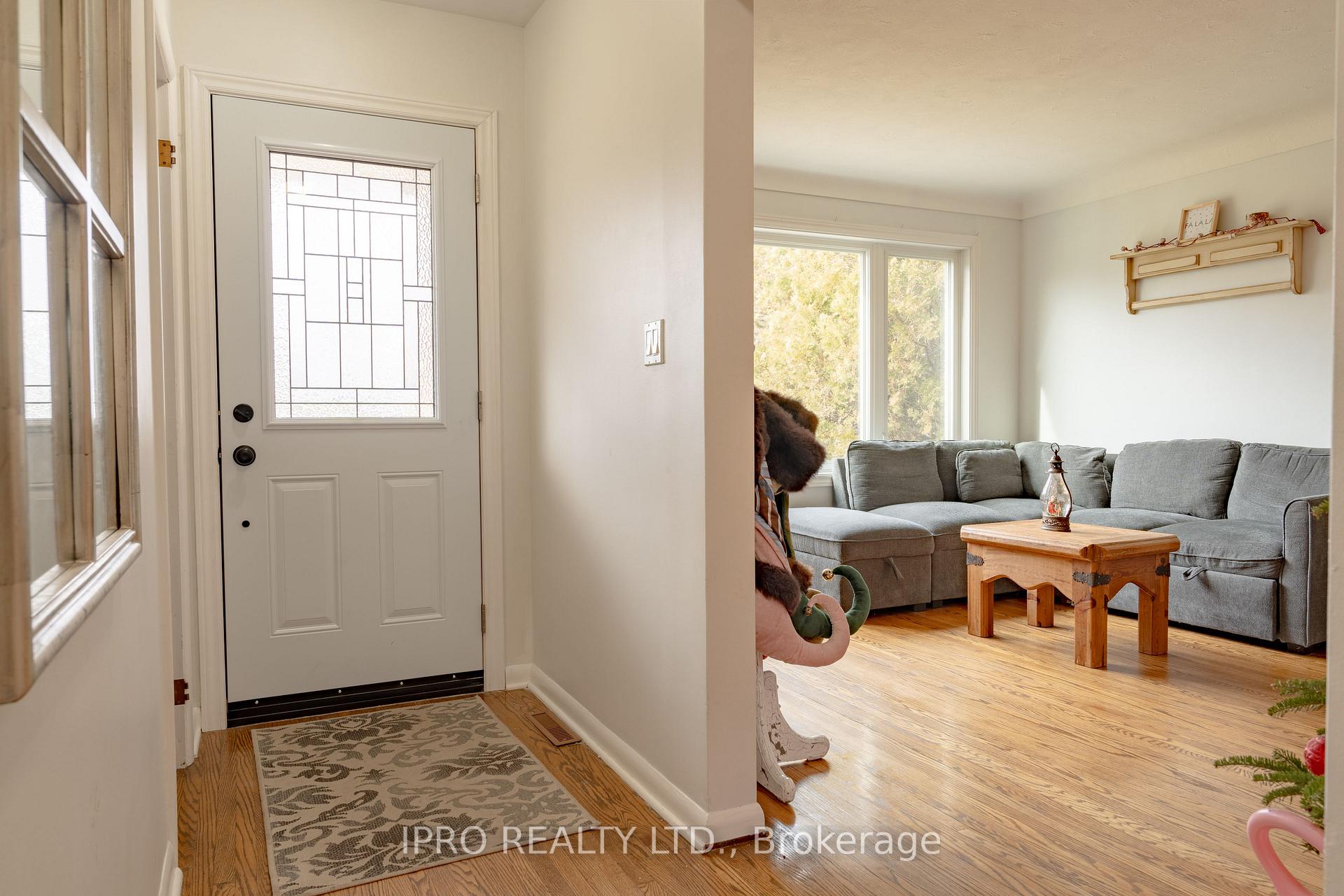 Photo 4 of 424 Bunting Road W, St. Catharines, Carlton/Bunting — HOMEH