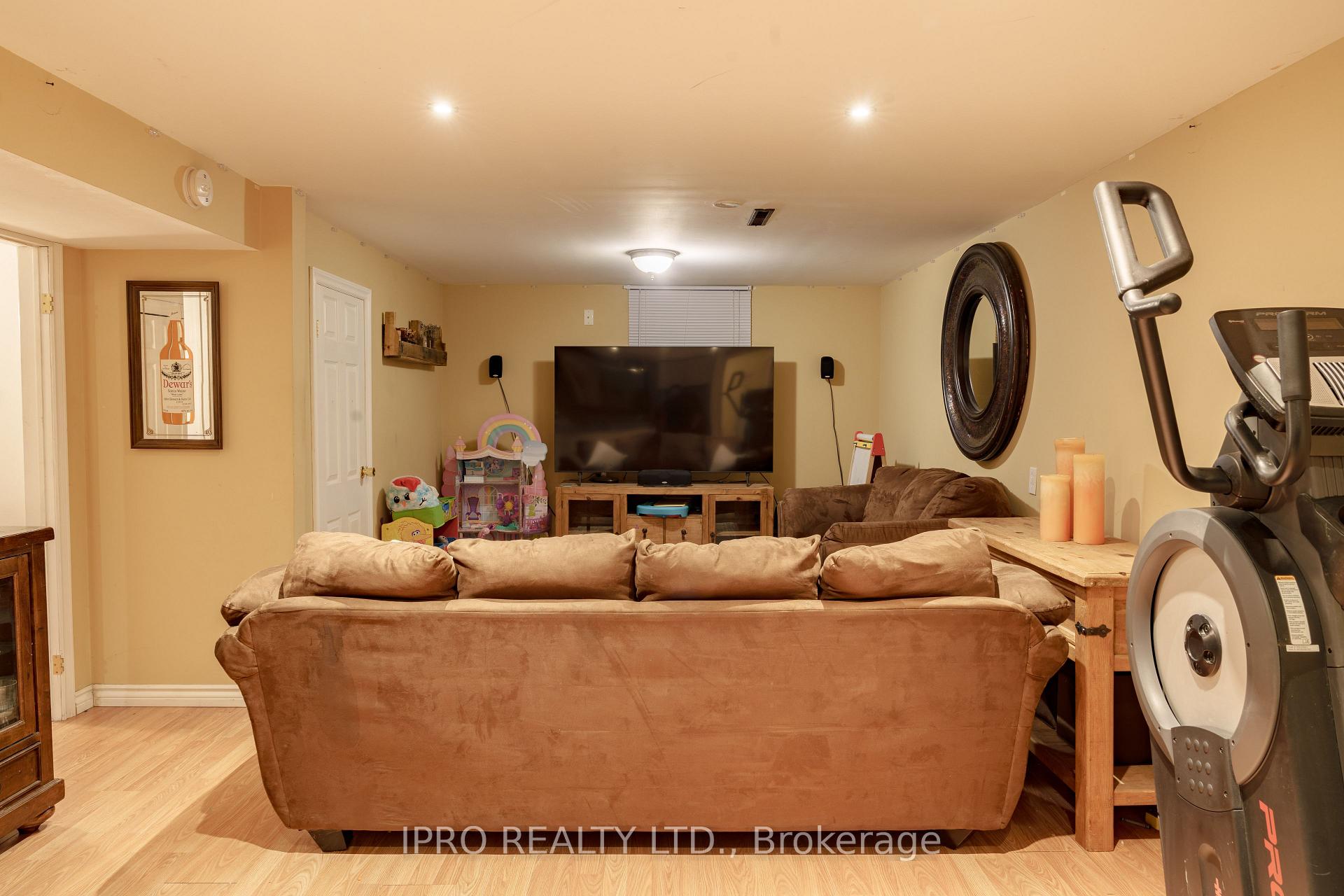 Photo 14 of 424 Bunting Road W, St. Catharines, Carlton/Bunting — HOMEH