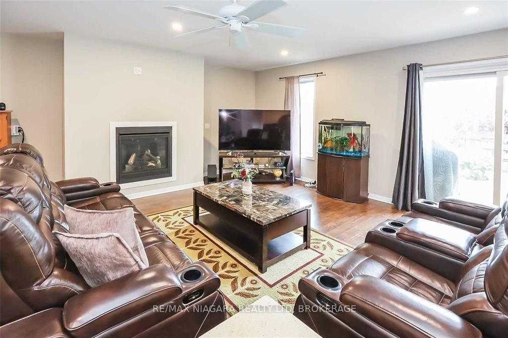Photo 5 of 41 Meadowvale Drive, St. Catharines, Lakeport — HOMEH