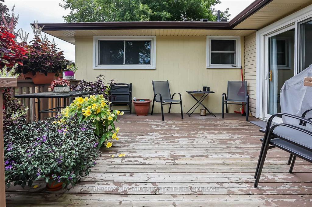Photo 8 of 41 Meadowvale Drive, St. Catharines, Lakeport — HOMEH