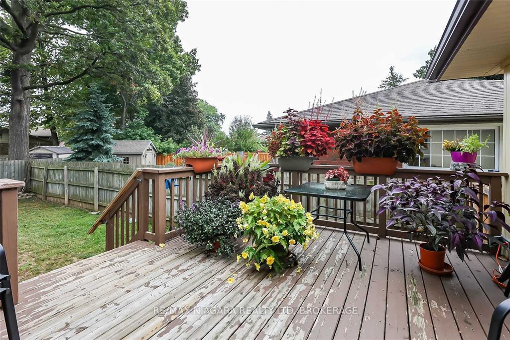 Photo 9 of 41 Meadowvale Drive, St. Catharines, Lakeport — HOMEH