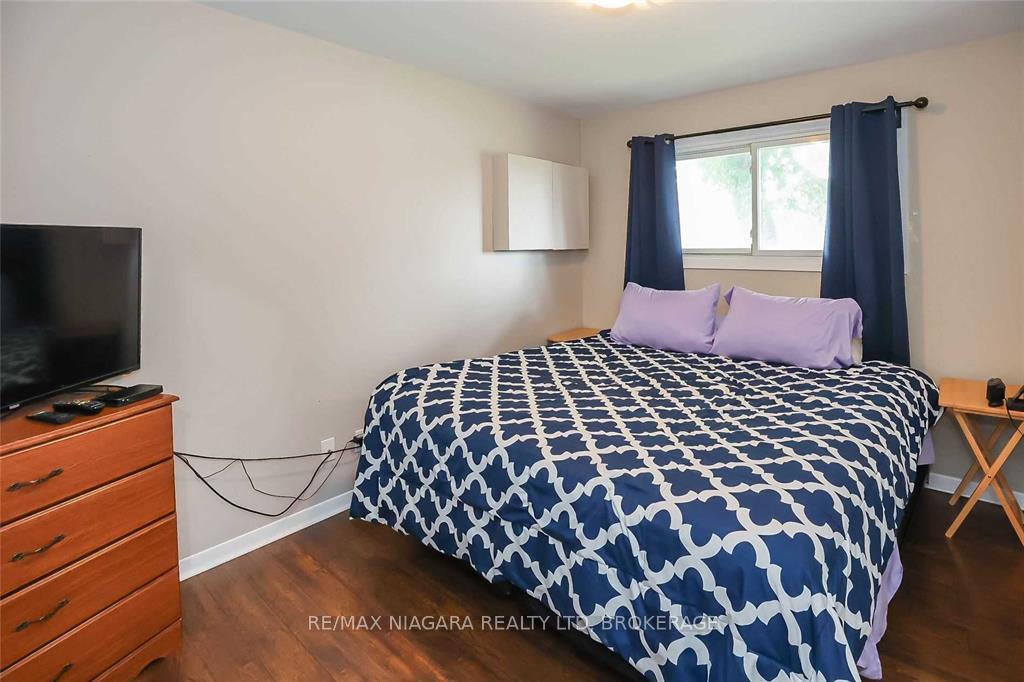 Photo 11 of 41 Meadowvale Drive, St. Catharines, Lakeport — HOMEH