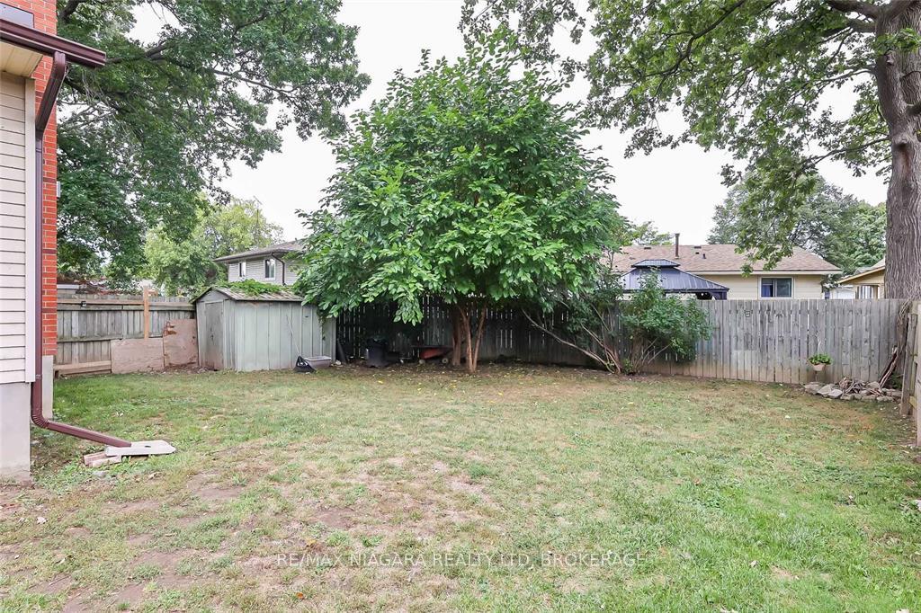Photo 15 of 41 Meadowvale Drive, St. Catharines, Lakeport — HOMEH