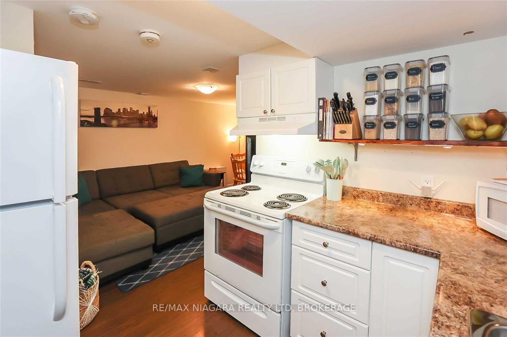 Photo 16 of 41 Meadowvale Drive, St. Catharines, Lakeport — HOMEH