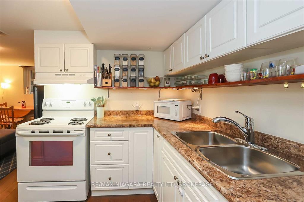 Photo 17 of 41 Meadowvale Drive, St. Catharines, Lakeport — HOMEH