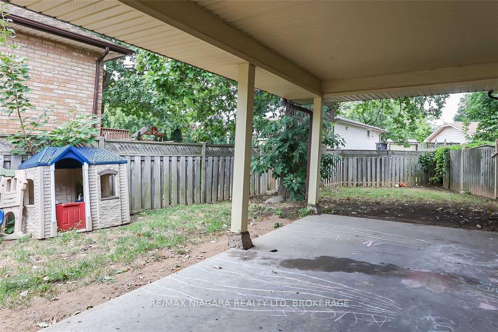 Photo 24 of 41 Meadowvale Drive, St. Catharines, Lakeport — HOMEH